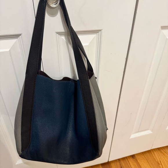 Coach Hadley Hobo In Color block 76088 in very good preowned condition - Picture 8 of 12